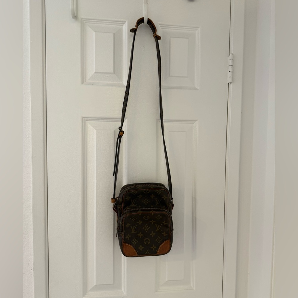 LOUIS VUITTON Monogram Amazone Vintage Crossbody Bag - Picture 1 of 16
